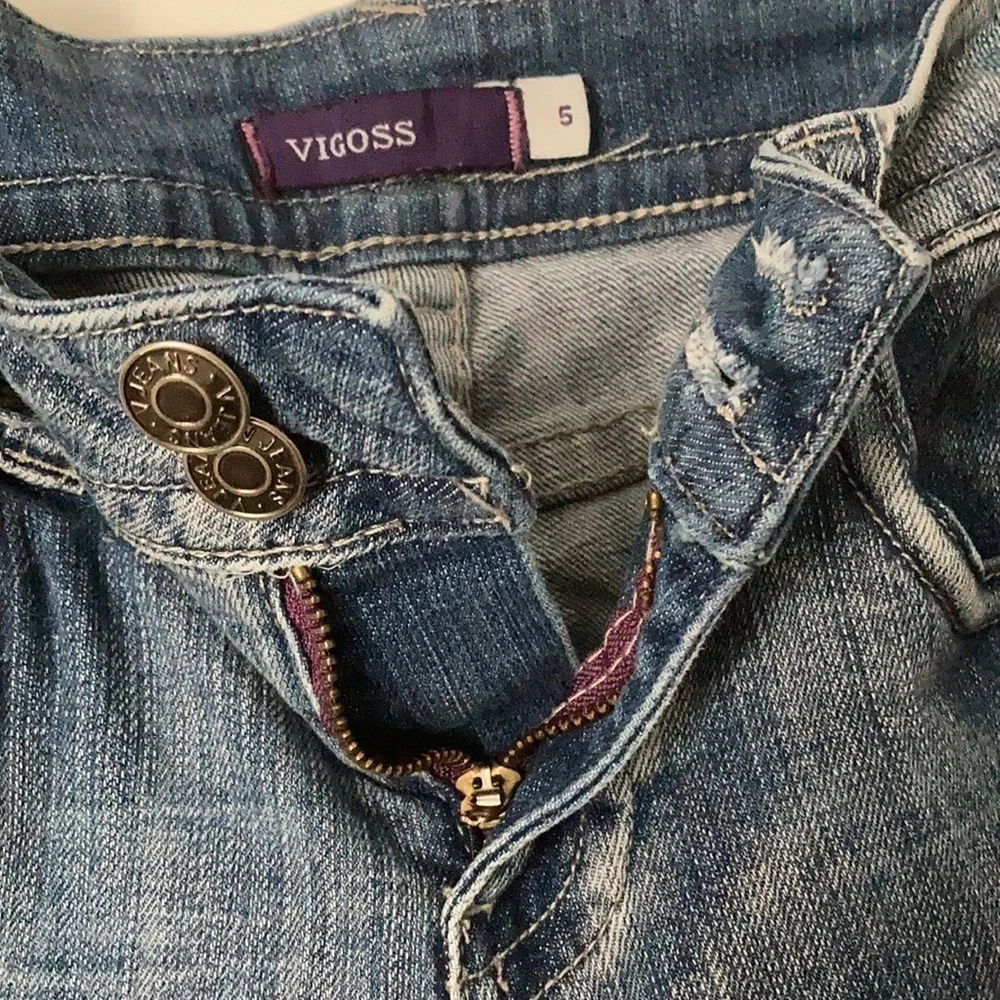 Vigoss Distressed Denim Low-Rise Jean Capris 5